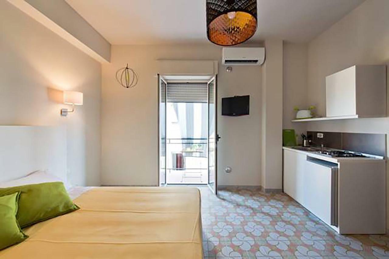 B&B Il Quadrato 마리나 디 스키아보네아 외부 사진